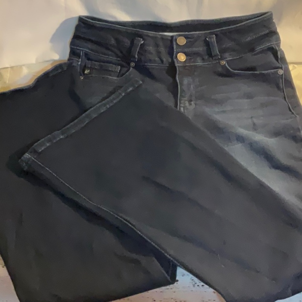 KanCan Dark Denim Wide Bottom Boot Cut jeans size 13/30